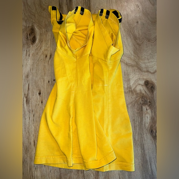 Zaful Yellow and Black Fitted Stretch Tee - Picture 5 of 6